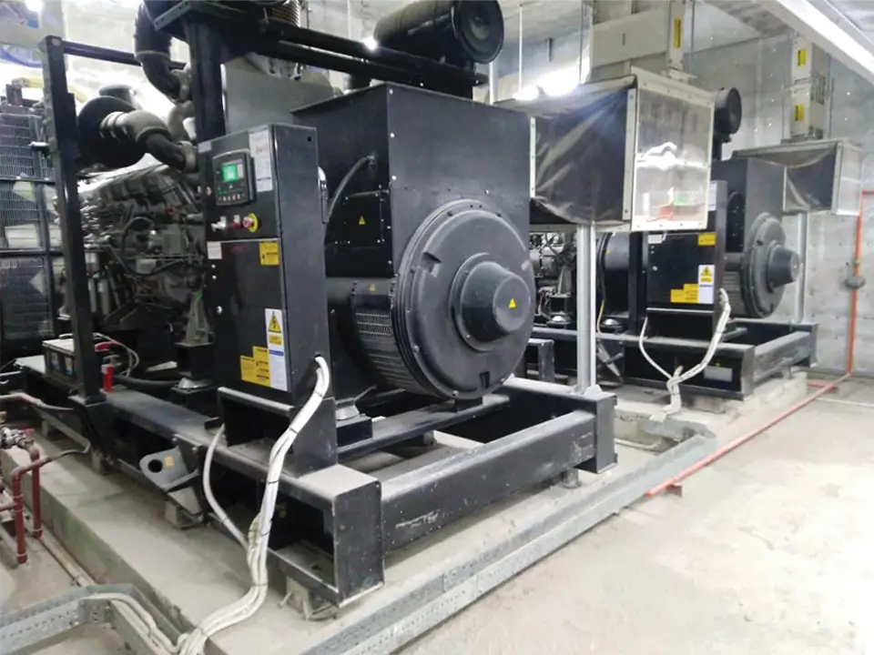 Genset sebagai sumber daya cadangan untuk hotel dan apartemen